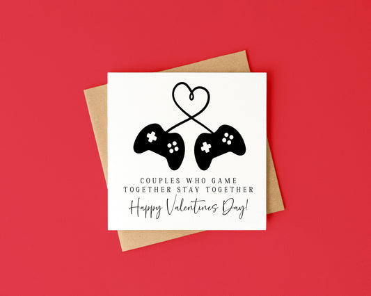Valentines card, gaming couples happy Valentines day with Envelope