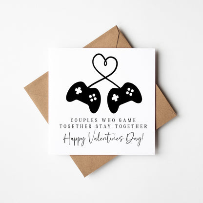 Valentines card, gaming couples happy Valentines day with Envelope