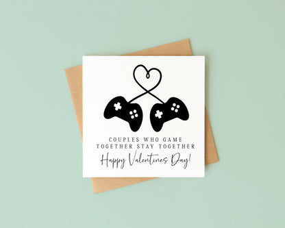 Valentines card, gaming couples happy Valentines day with Envelope