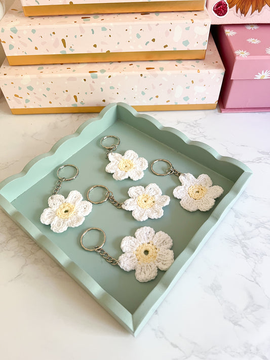 Daisy crochet key ring, handmade crochet daisy key ring, crochet cotton key ring key chain flower inspired crochet gift, crochet daisy gift