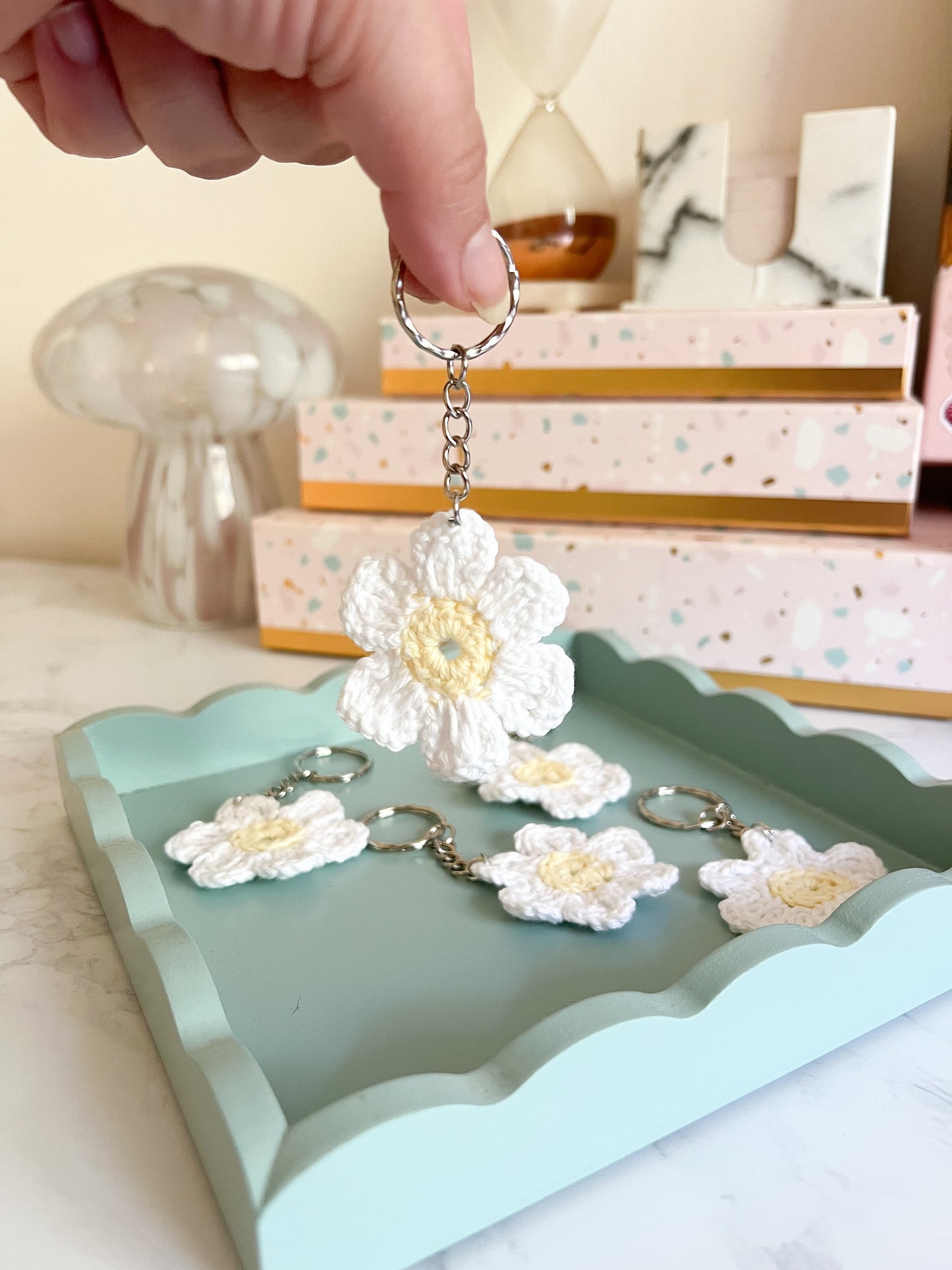 Daisy crochet key ring, handmade crochet daisy key ring, crochet cotton key ring key chain flower inspired crochet gift, crochet daisy gift